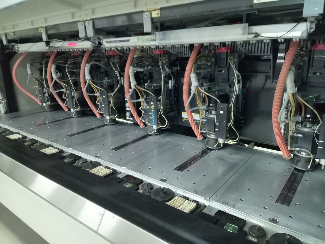 外形加工の加工機・測定器の画像を掲載しました。設備紹介よりご覧ください。